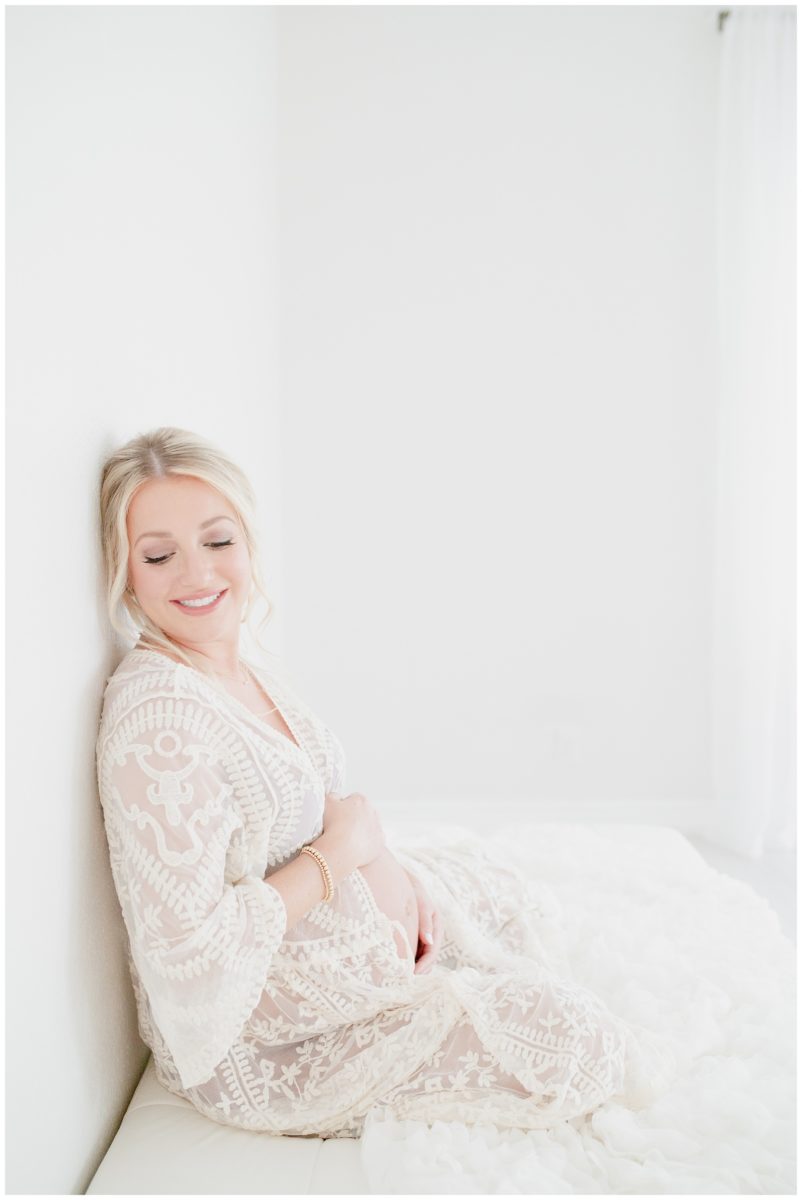 studio maternity photographer in austin 