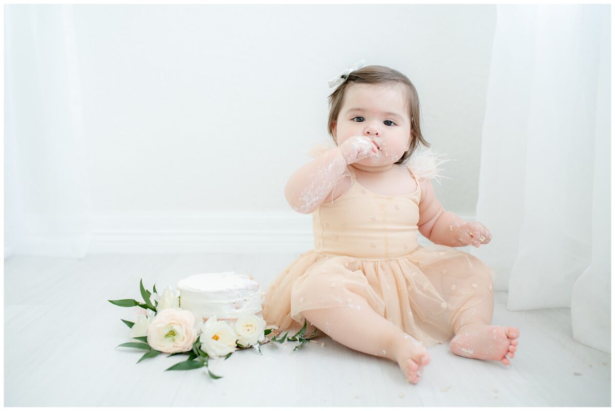 Cake smash first birthday session