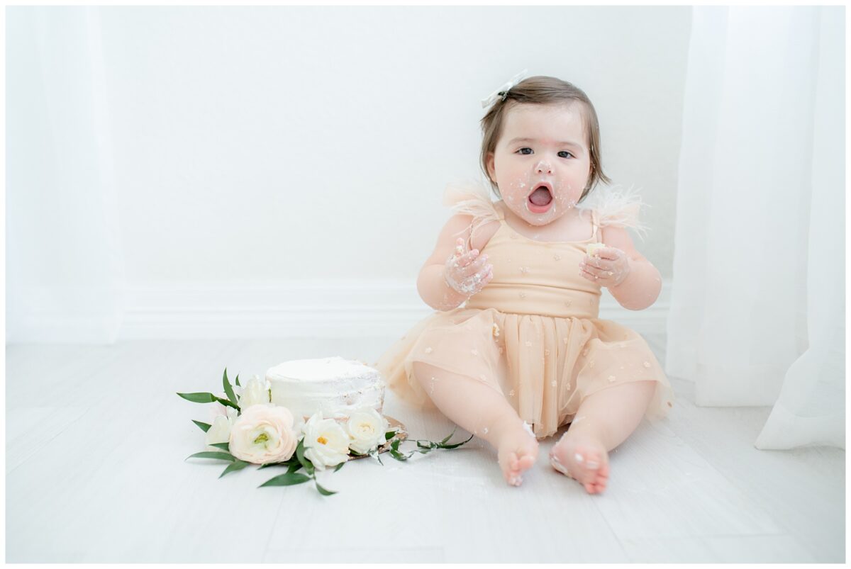 Cake smash first birthday session